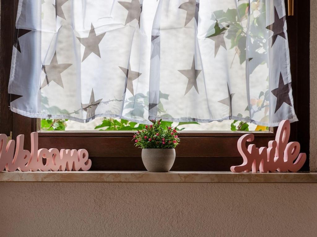 Serene Holiday Home In Nehren With A Beautiful Garden Luaran gambar